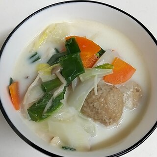 肉団子入り中華豆乳スープ